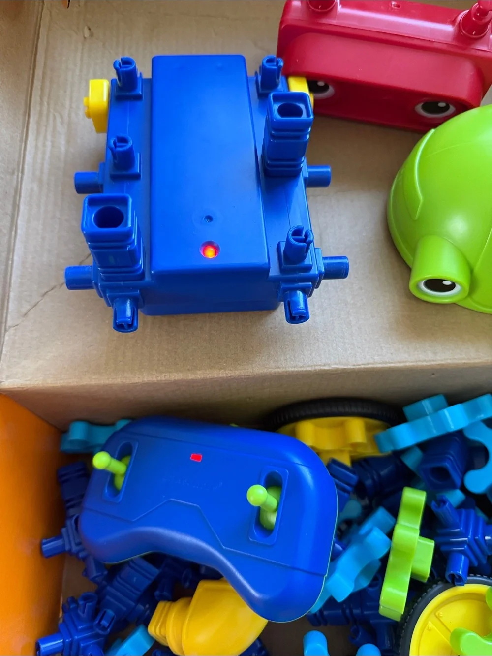 Lakeshore Learning Remote Control Gear-Bot